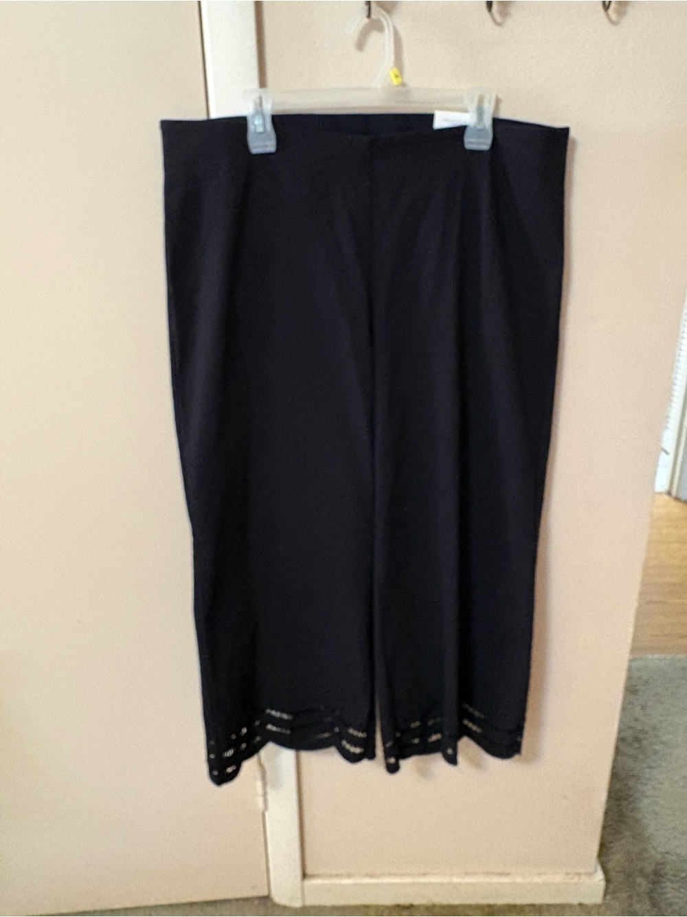 NWT $89.50 Chicos So Slimming Juliet Cut out Hem Crop Pants Sz 3 US 16 Wide leg